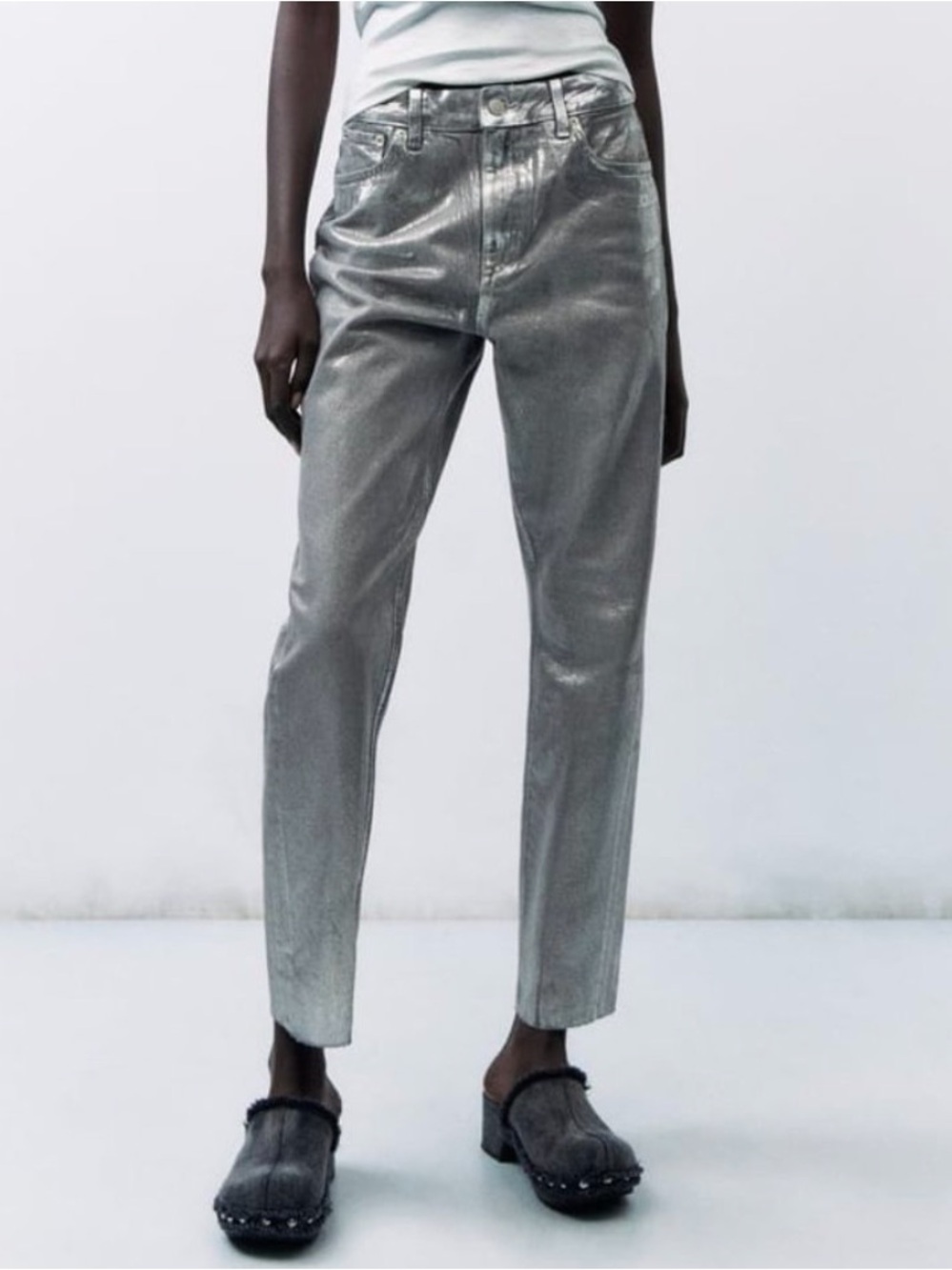 ZARA ZW MID-RISE SLIM FIT METALLIC JEANS SILVER Size 8 EUC